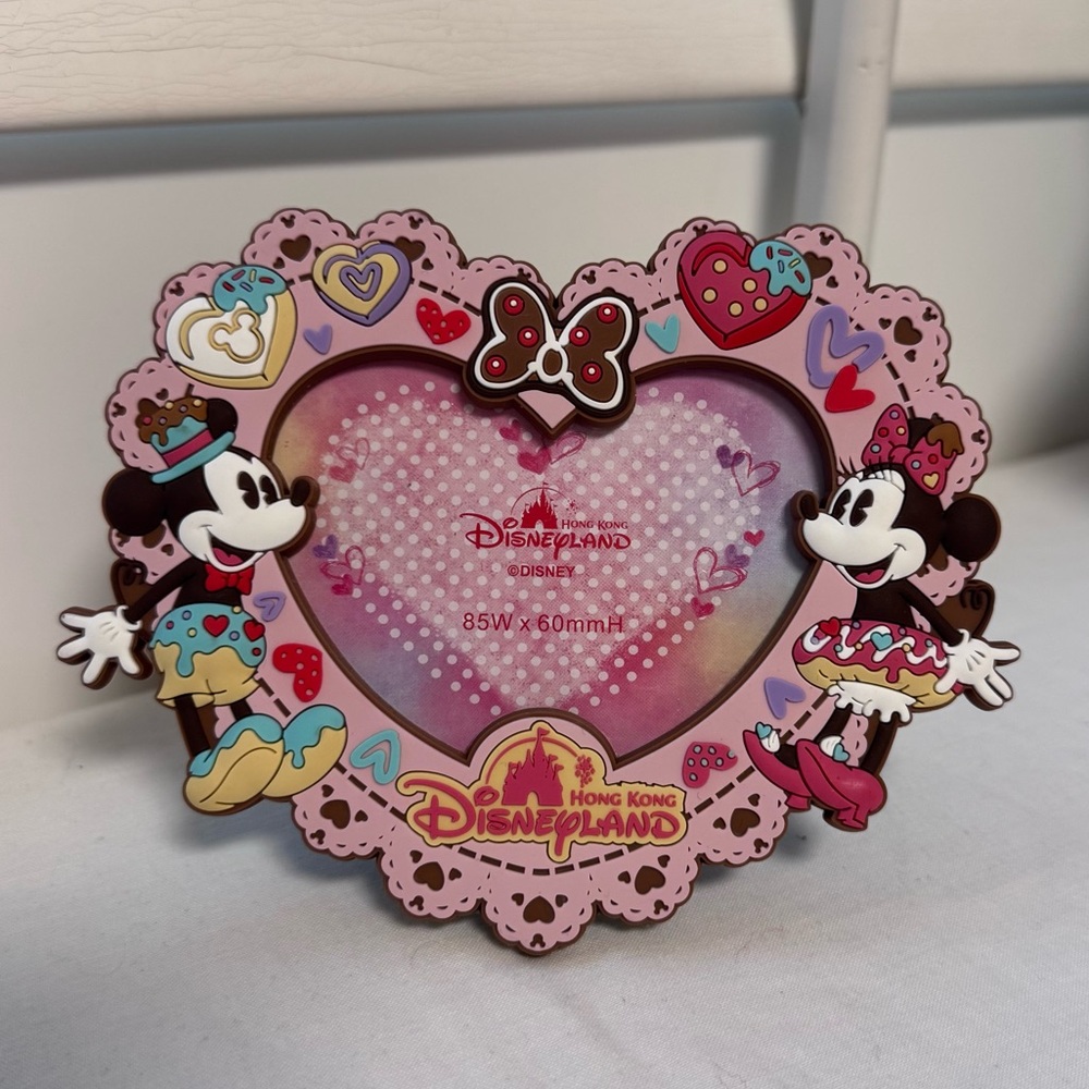 SOLD Valentine’s Disney ChocolateMickey Mouse& Minnie Mouse Magnetic Photo Frame